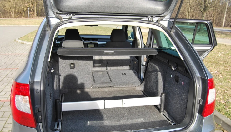 Skoda Superb cena 32900 przebieg: 250455, rok produkcji 2011 z Warszawa małe 191
